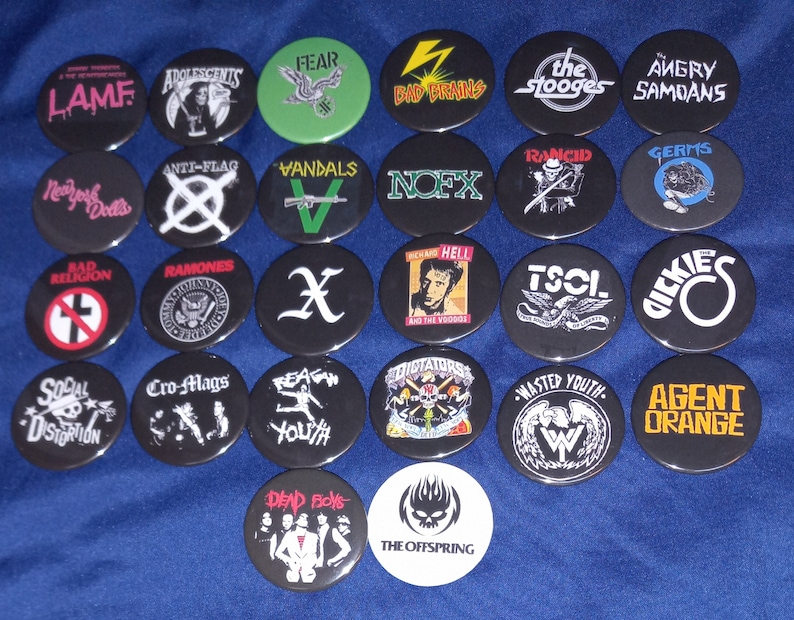 Pinback Button Band Punk Rock  - Collectible Vintage Brooches ulasan dan harga